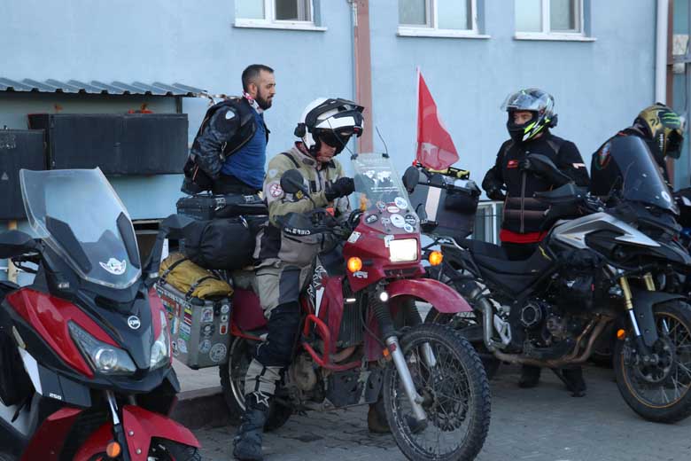 Şilili gezgin, hikayesinden etkilendiği "İnebolu'dan Ankara'ya İstiklal Sürüşü"ne katıldı 4