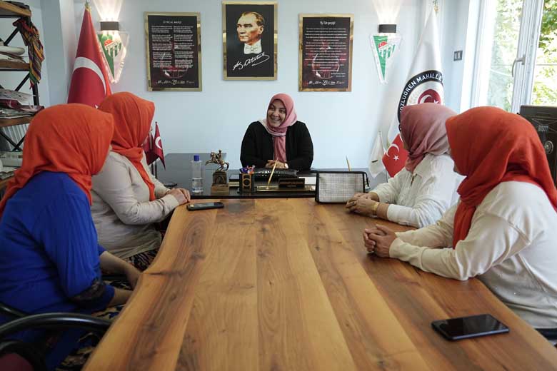 Kadınların hakimiyet kurduğu köyde, erkekler mehterle köyü terk etti 10