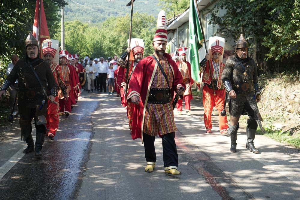 Kadınların hakimiyet kurduğu köyde, erkekler mehterle köyü terk etti 4