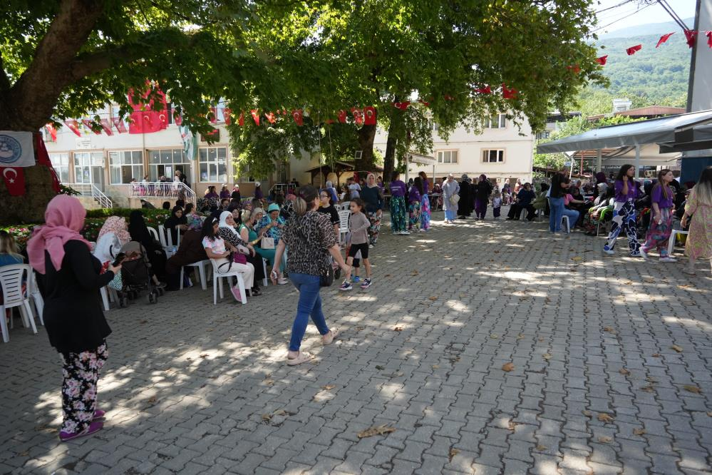 Kadınların hakimiyet kurduğu köyde, erkekler mehterle köyü terk etti 7