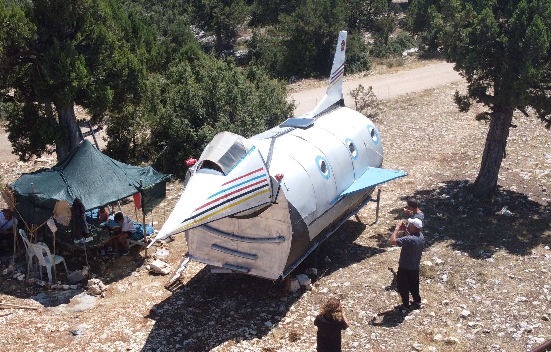 Sıcaktan bunaldı, yaylada serinlemek için F-16'dan esinlenerek ‘uçak ev’ yaptı: Yüzbinlerce liralık teklif aldı, satmadı 7