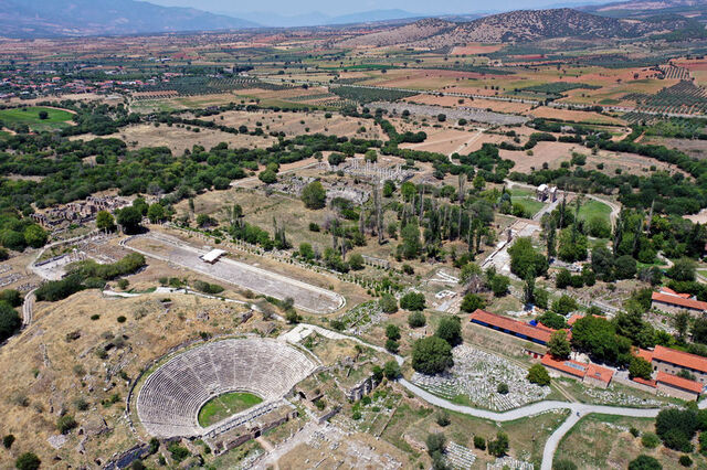 Sıra dışı bir buluntu: Aphrodisias Kazı Başkanı, Zeus başını anlattı 9