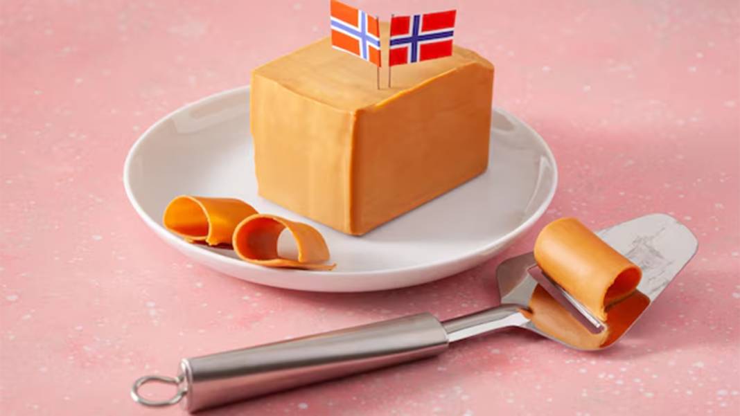 Dünyanın en ikonik tatlarından biri! Norveç'e özgü Brunost peyniri ile tanışın 2