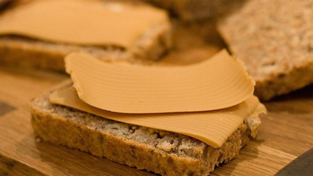 Dünyanın en ikonik tatlarından biri! Norveç'e özgü Brunost peyniri ile tanışın 1