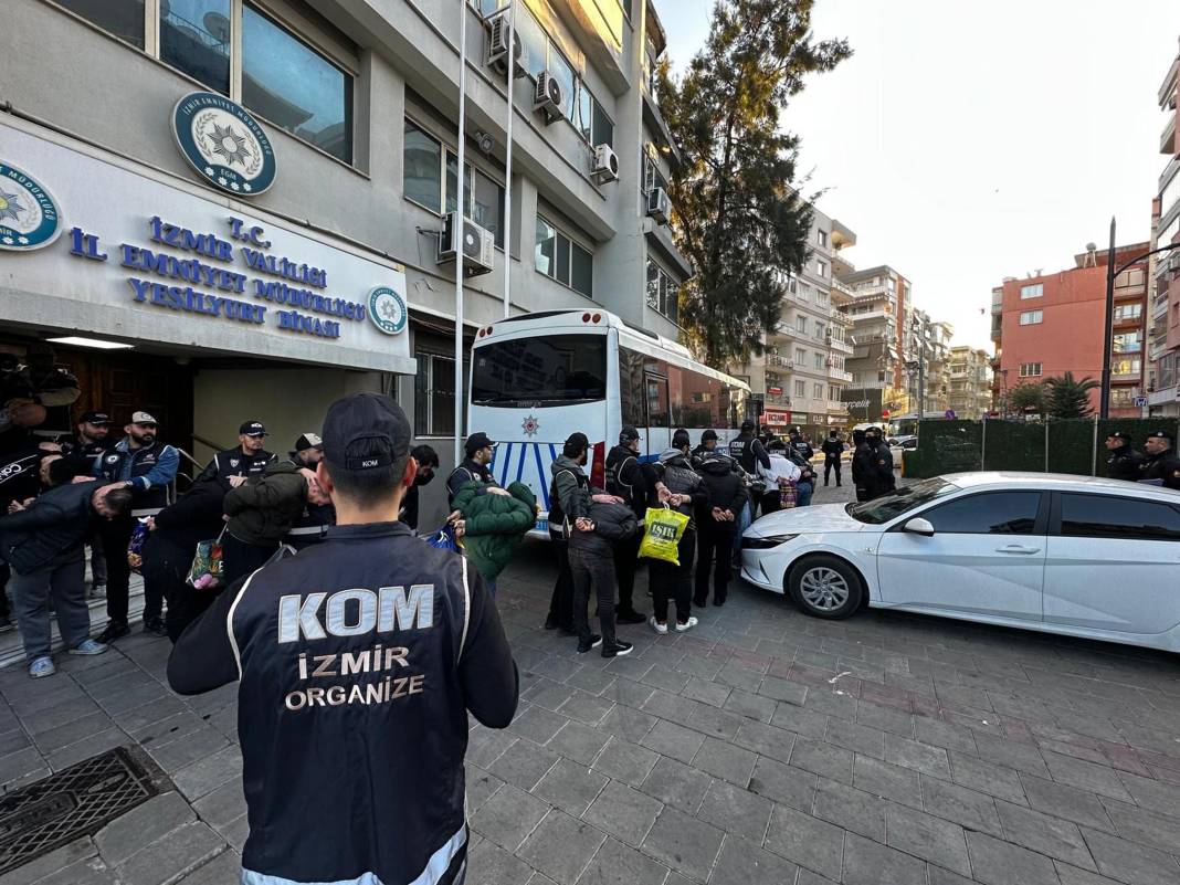 Beşoklar suç örgütüne darbe! Onlarca şüpheli tutuklandı 1