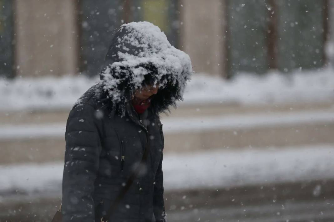 YURTTA HAVA DURUMU: Meteoroloji lapa lapa kar yağacak ilçeleri açıkladı. Bugün hava nasıl olacak? 7