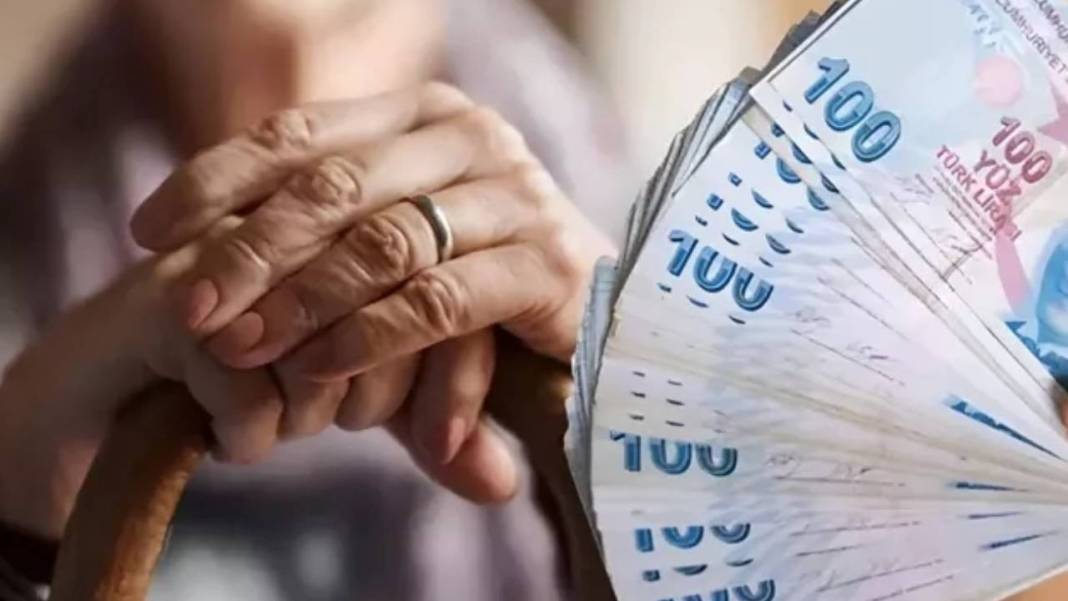 EMEKLİYE ÇİFTE ZAM MÜJDESİ: SSK ve Bağkur'lunun en düşük maaşı netleşti: 16.98 KÖK ZAM: Ek zam ile 14.623 lira 2