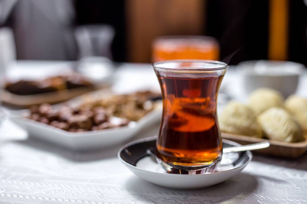 Çayın lezzetine lezzet katan formül bulundu: Meğer çay demlerken buna dikkat etmek gerekiyormuş 3