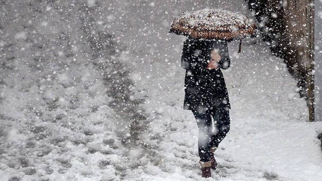 YURTTA HAVA DURUMU: Meteoroloji lapa lapa kar yağacak ilçeleri açıkladı. Bugün hava nasıl olacak? 1