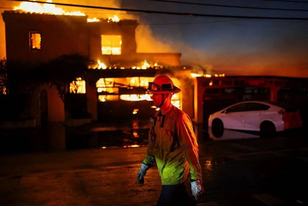 Los Angeles'taki yangın kabusu: Türk ünlülerin evleri de ateş hattında! 1