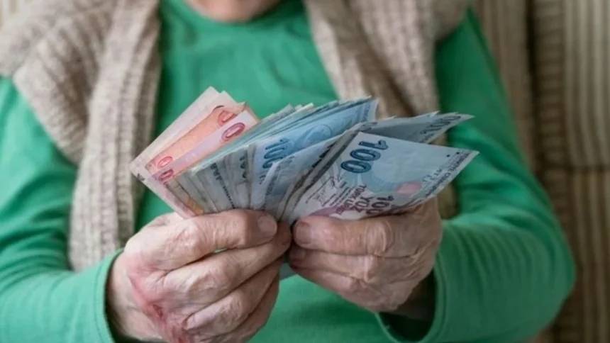 Emekli maaşını bu bankalardan alana büyük müjde 3