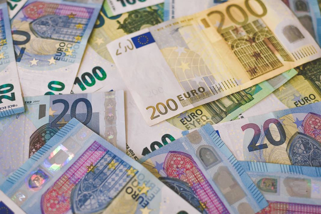 MERKEZ BANKASI FAİZ KARARI SONRASI DÖVİZ KURUNDA SON DURUM NE? 17 Nisan Dolar, euro, sterlin güncel fiyatlar 1