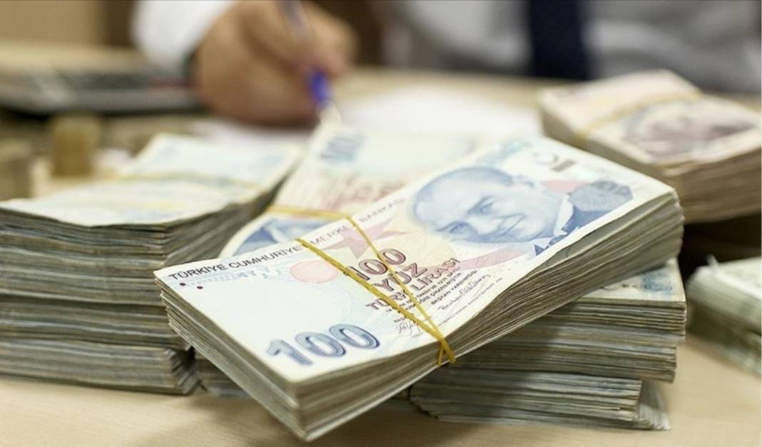 İHTİYAÇ KREDİSİ ÇEKMEYİ DÜŞÜNENELER DİKKAT: Kısa vadeli faizler yükseldi. 100 bin TL kredinin en düşük faiz oranı hangi bankada? 1