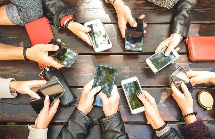 ÜNLÜ TELEFON MARKASI TÜRKİYE'DEN ÇEKİLİYOR: Müşteriler resmen ortada kadı! 1