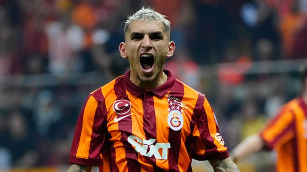 Sezonun yıldızlarını tek tek açıkladı! Candaş Tolga Işık sordu, Sergen Yalçın sezonun en iyi 11'ini tek tek saydı 8