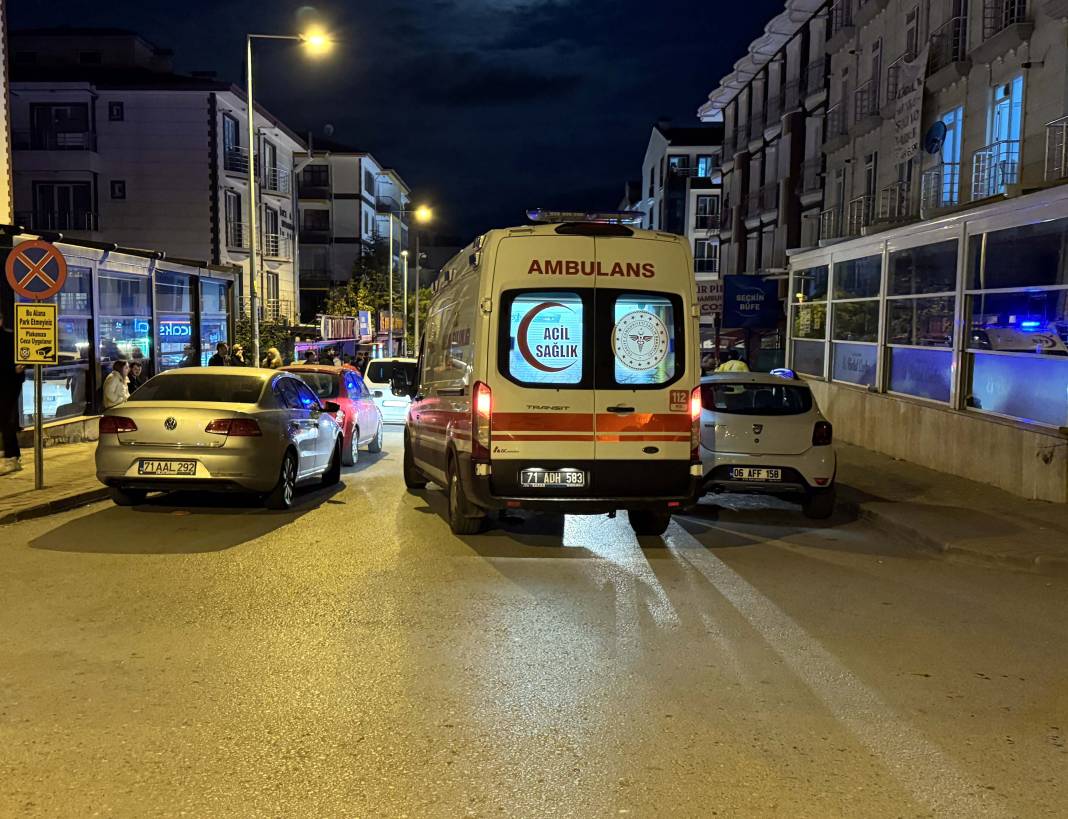 İki grup arasında silahlı bıçaklı kavga: Ölü ve yaralılar var! 1