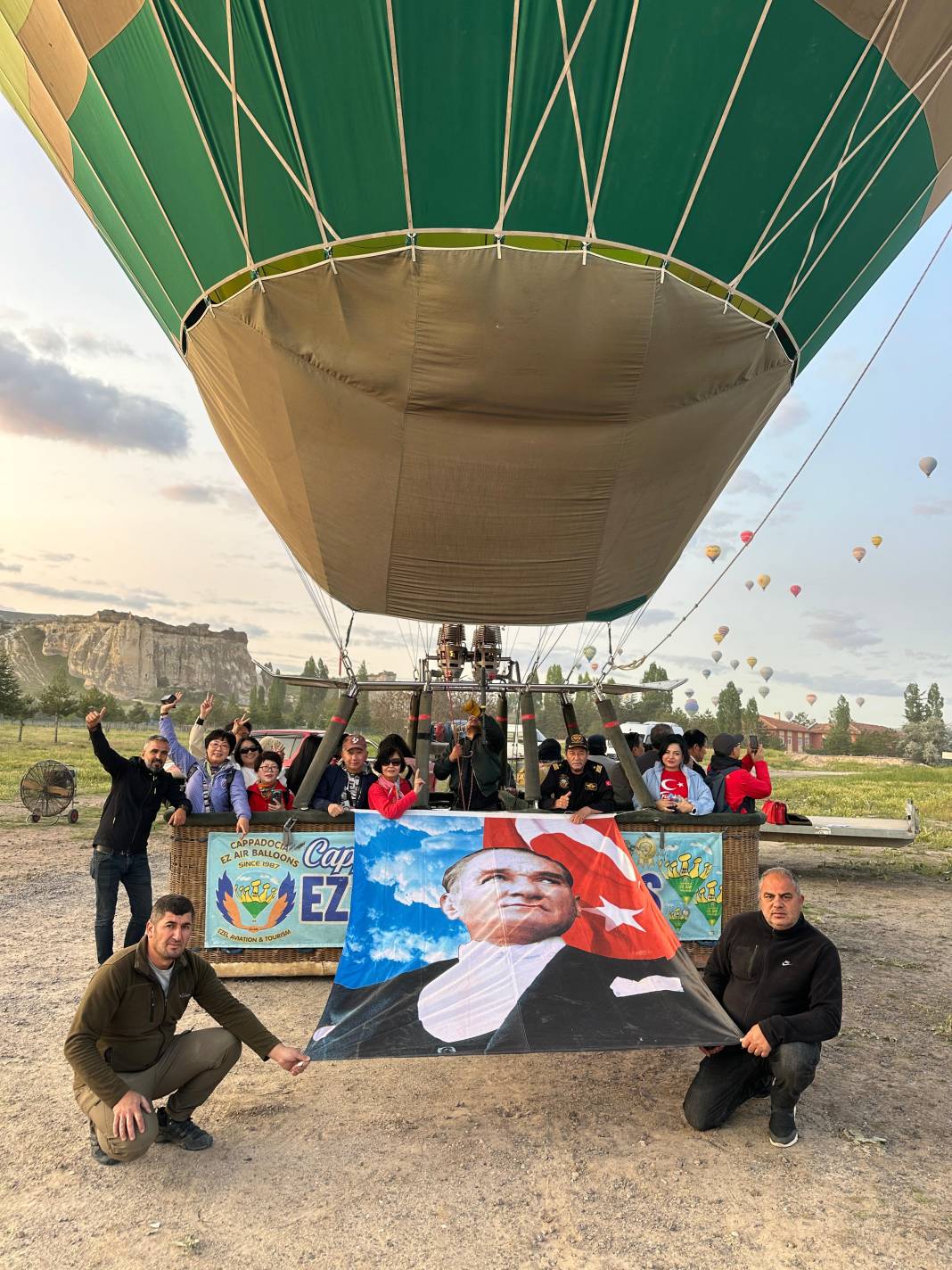 Kapadokya'da balonlar 19 Mayıs için havalandı! İşte muhteşem görüntüler 6