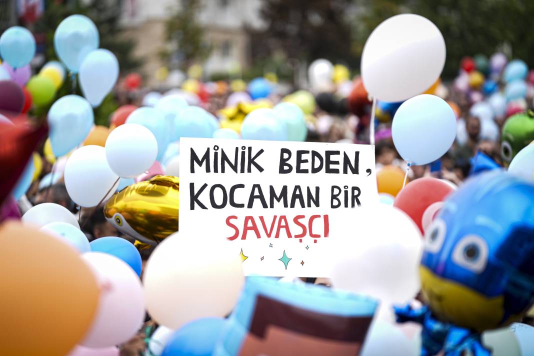 Meydan doldu taştı: İstanbul Ali Asaf için balonları gökyüzüne bıraktı 9