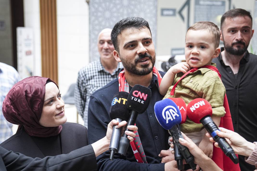 Meydan doldu taştı: İstanbul Ali Asaf için balonları gökyüzüne bıraktı 7