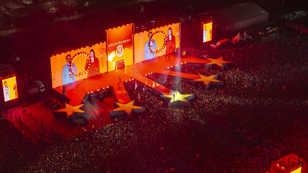 İstanbul ayakta: Galatasaray, 25. şampiyonluğunu kutladı 11