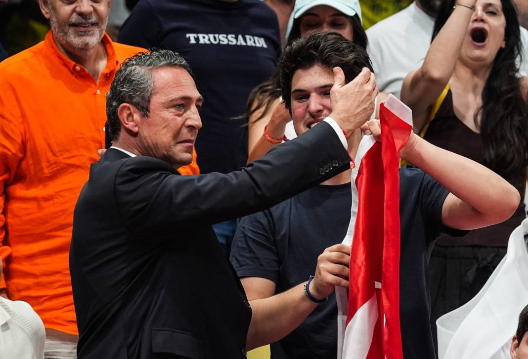 Fenerbahçe şampiyon oldu: Ali Koç’un o anları sosyal medyaya damga vurdu 8