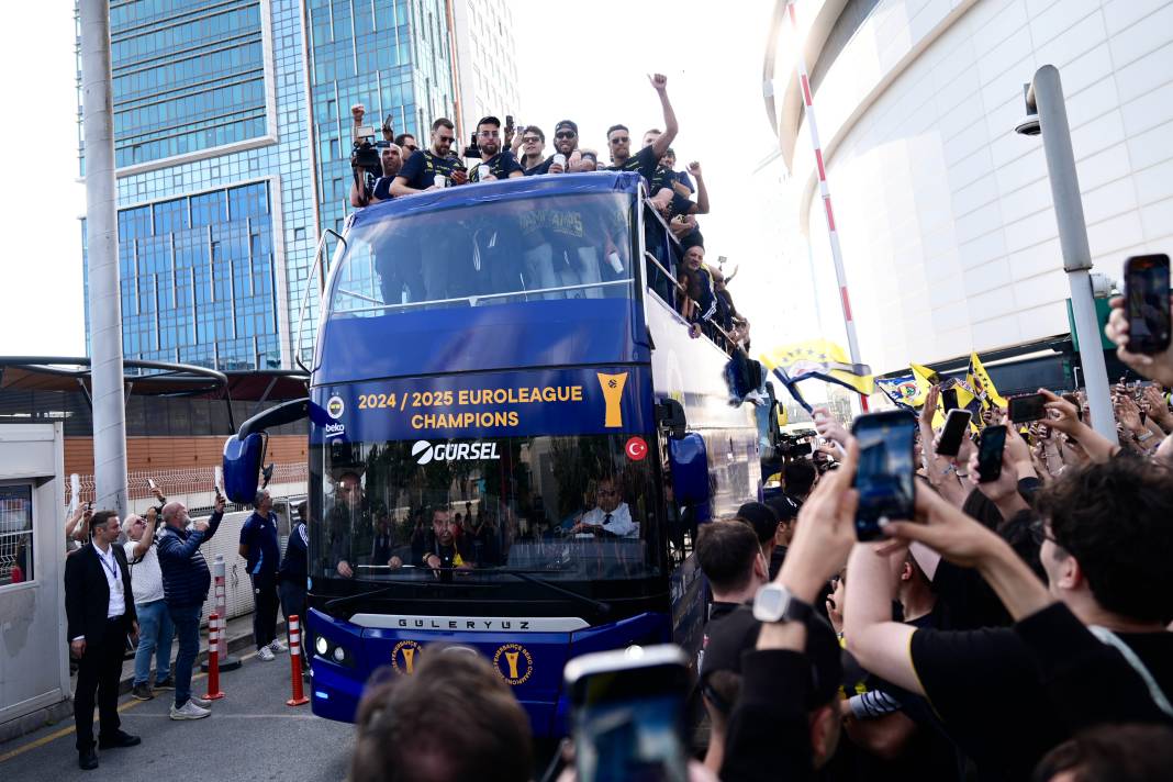 Fenerbahçe Beko'nun şampiyonluk coşkusu! Bağdat Caddesi'ne akın ettiler... 2