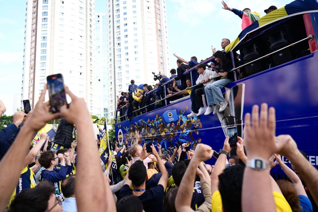 Fenerbahçe Beko'nun şampiyonluk coşkusu! Bağdat Caddesi'ne akın ettiler... 4