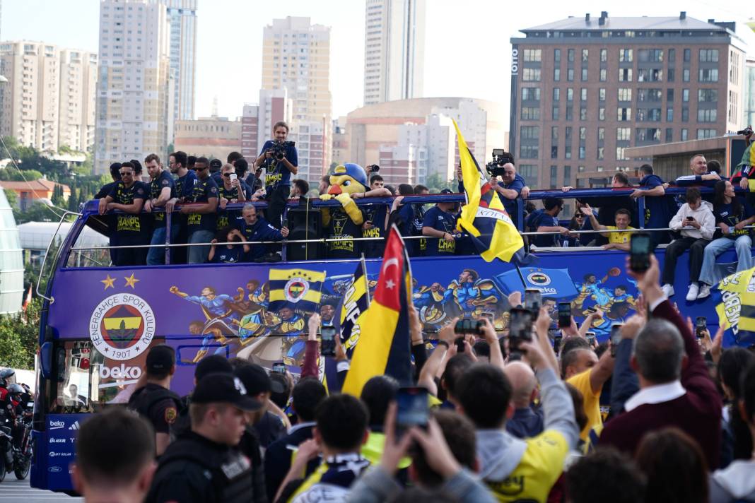 Fenerbahçe Beko'nun şampiyonluk coşkusu! Bağdat Caddesi'ne akın ettiler... 5