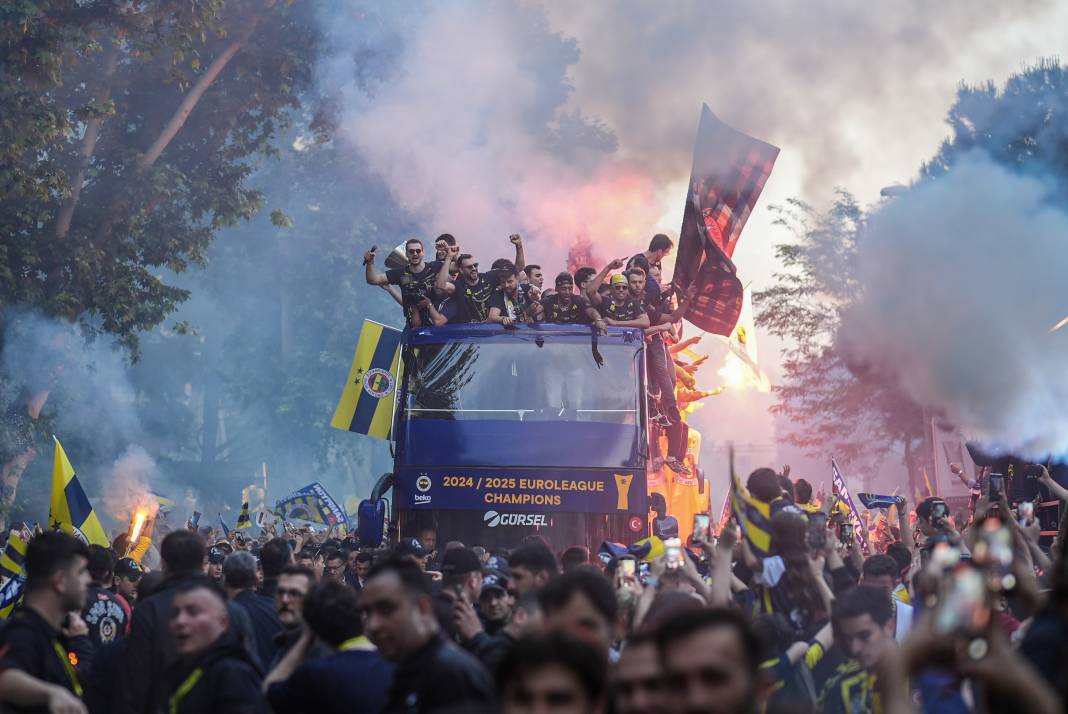 Fenerbahçe Beko'nun şampiyonluk coşkusu! Bağdat Caddesi'ne akın ettiler... 7