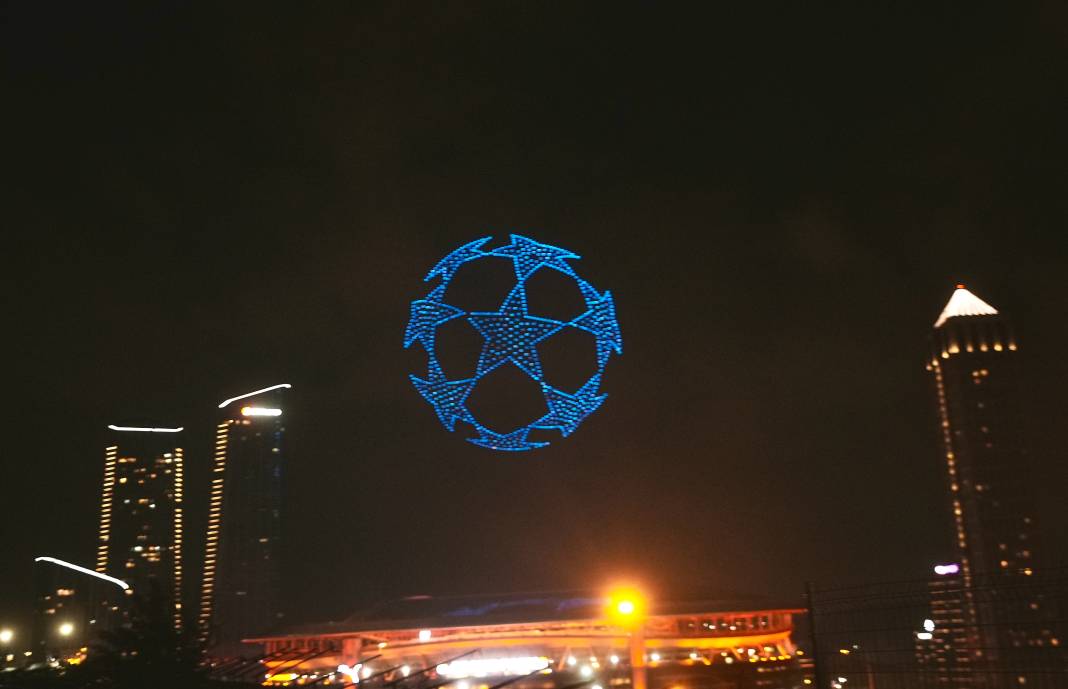 Galatasaray'dan dron gösterisi: Kutlamalara damga vurdu 8