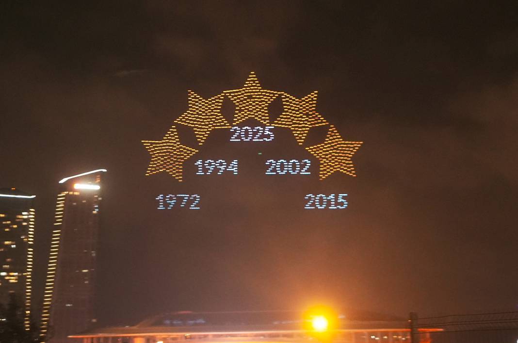 Galatasaray'dan dron gösterisi: Kutlamalara damga vurdu 2