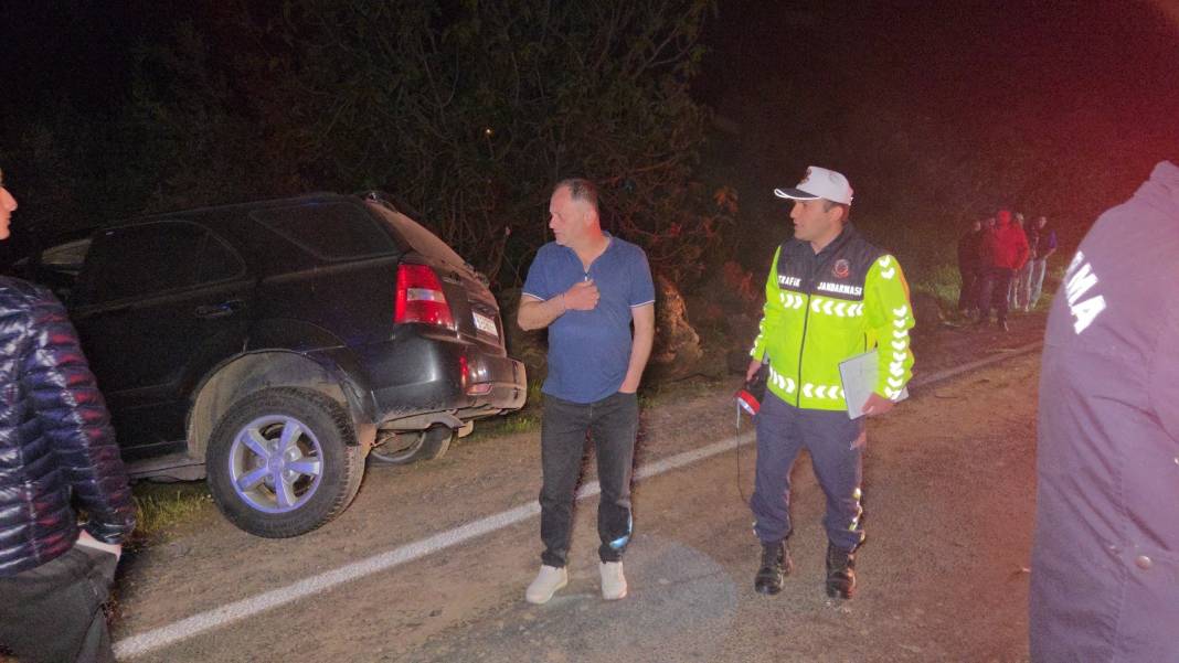 Lüks otomobiller çarpıştı, 3 kişi can verdi! Alkollü sürücü bakın nereye saklandı 4