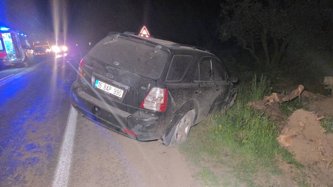 Lüks otomobiller çarpıştı, 3 kişi can verdi! Alkollü sürücü bakın nereye saklandı 1