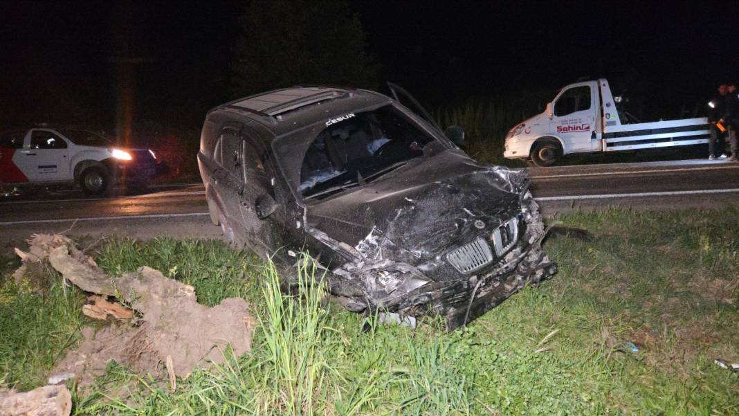 Lüks otomobiller çarpıştı, 3 kişi can verdi! Alkollü sürücü bakın nereye saklandı 5