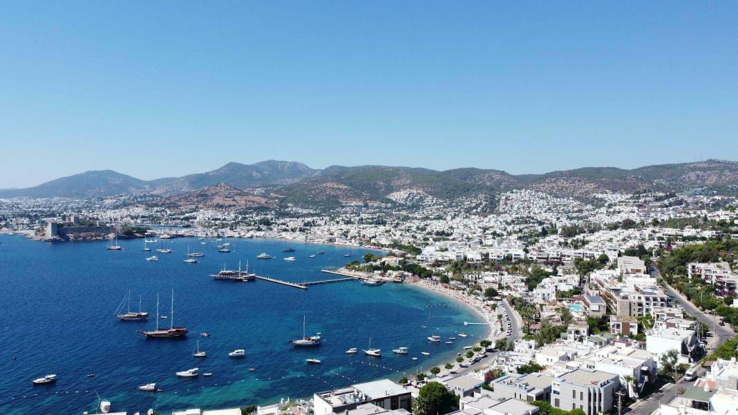 Bodrum'da yaz sezonu açıldı! Bırakın oda tutmayı şezlong için bile mini servet gerekiyor 3