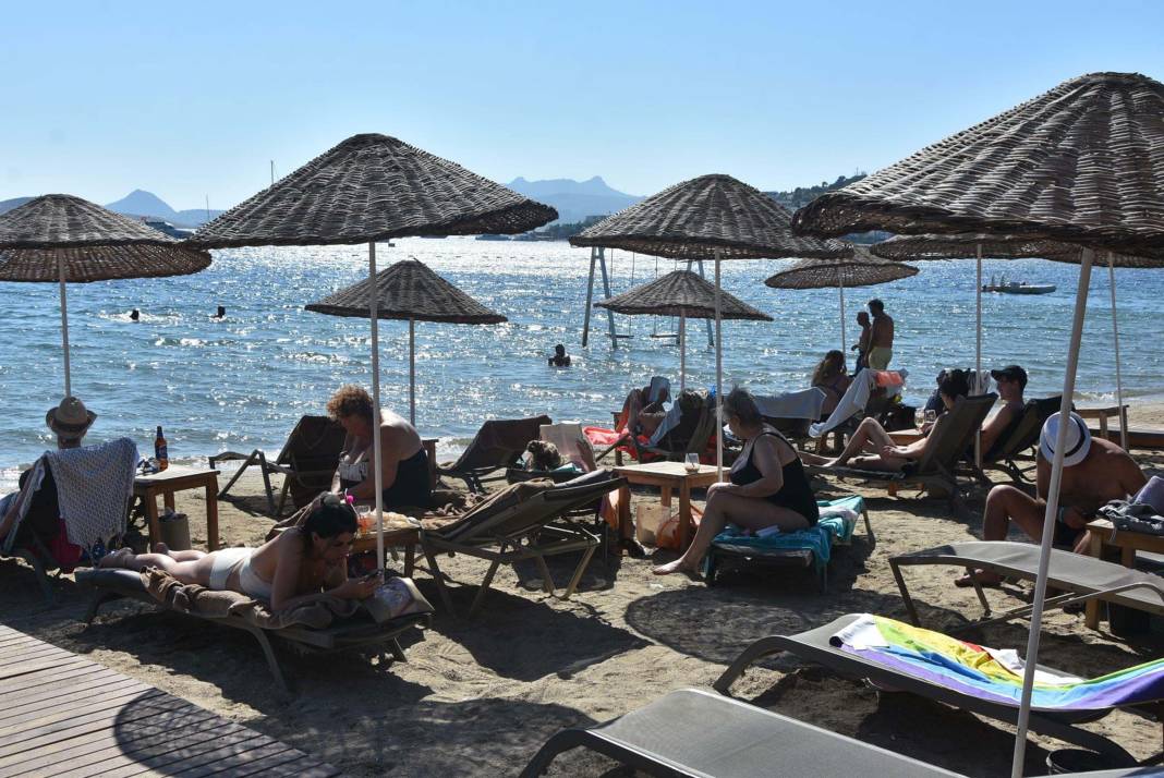 Bodrum'da yaz sezonu açıldı! Bırakın oda tutmayı şezlong için bile mini servet gerekiyor 7
