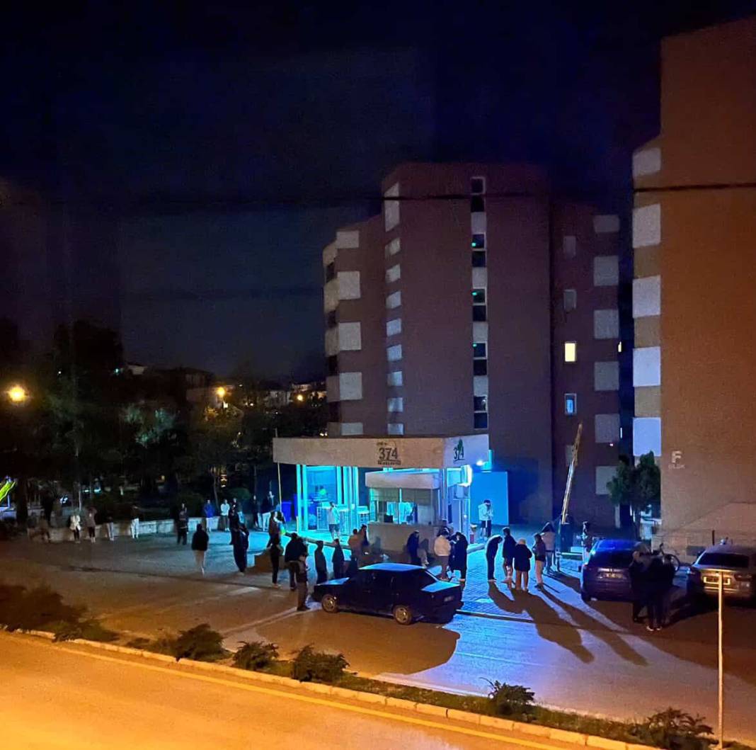 Bolu'da korkutan deprem! Vatandaşlar sokaklara döküldü 3