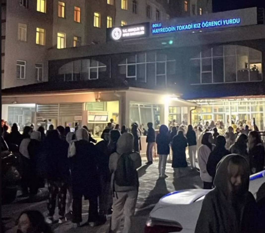 Bolu'da korkutan deprem! Vatandaşlar sokaklara döküldü 2