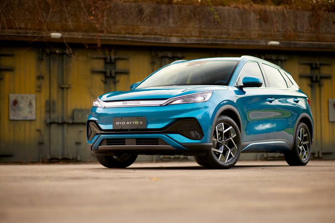 OTOMOTİV PİYASASINDA YER YERİNDEN OYNUYOR: BYD zirveyi ele geçirdi! 2