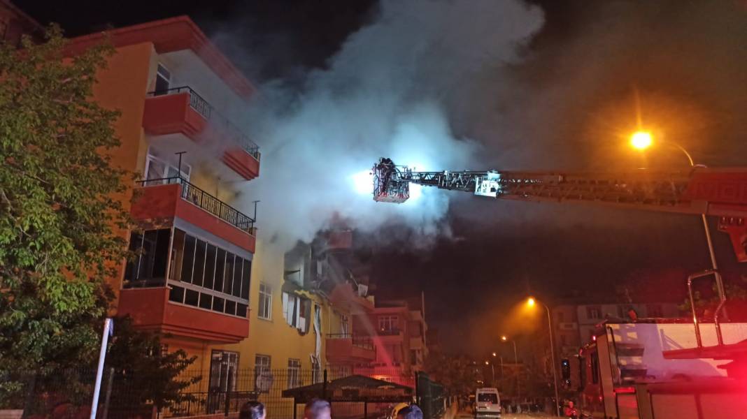 Konya'da bir binada patlama: Resmen can pazarı yaşandı 1