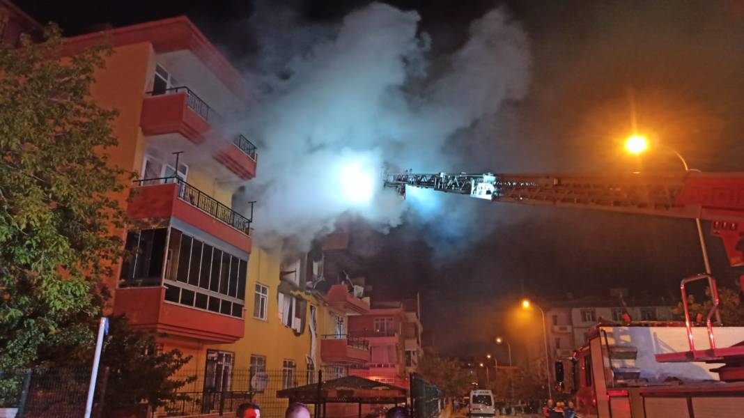 Konya'da bir binada patlama: Resmen can pazarı yaşandı 2