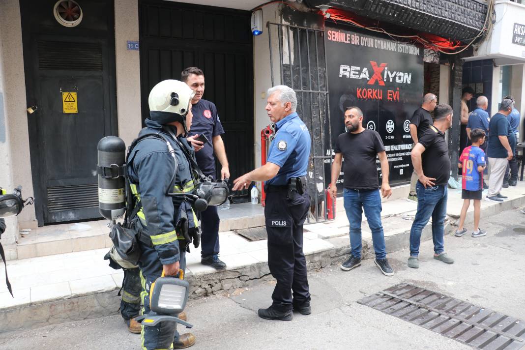 Korku evi gerçeğe dönüştü: Canlarını zor kurtardılar 2