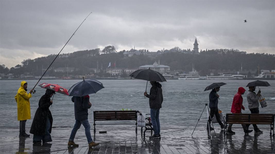 Bugün dışarı çıkmayın! İstanbul'u sağanak vuracak: Sıcaklıklar 5 derece daha düşüyor 4