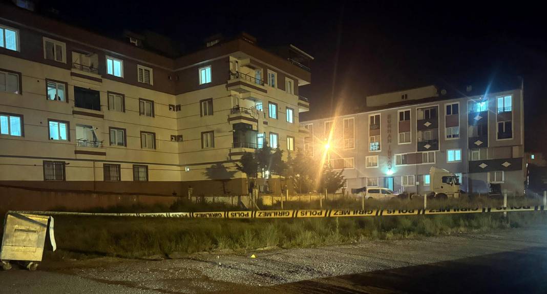 Evine ateş açan oğluna pompalı tüfekle karşılık verdi! Biri mezara diğeri hapse girdi 2