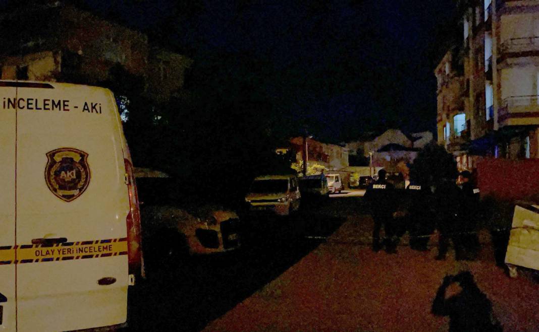Evine ateş açan oğluna pompalı tüfekle karşılık verdi! Biri mezara diğeri hapse girdi 1