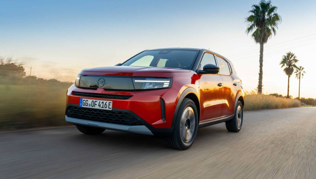 SUV PİYASASINDA TAŞLARI YERİNDEN OYNATTI: Opel Frontera'nın fiyatı çok konuşulacak! 1