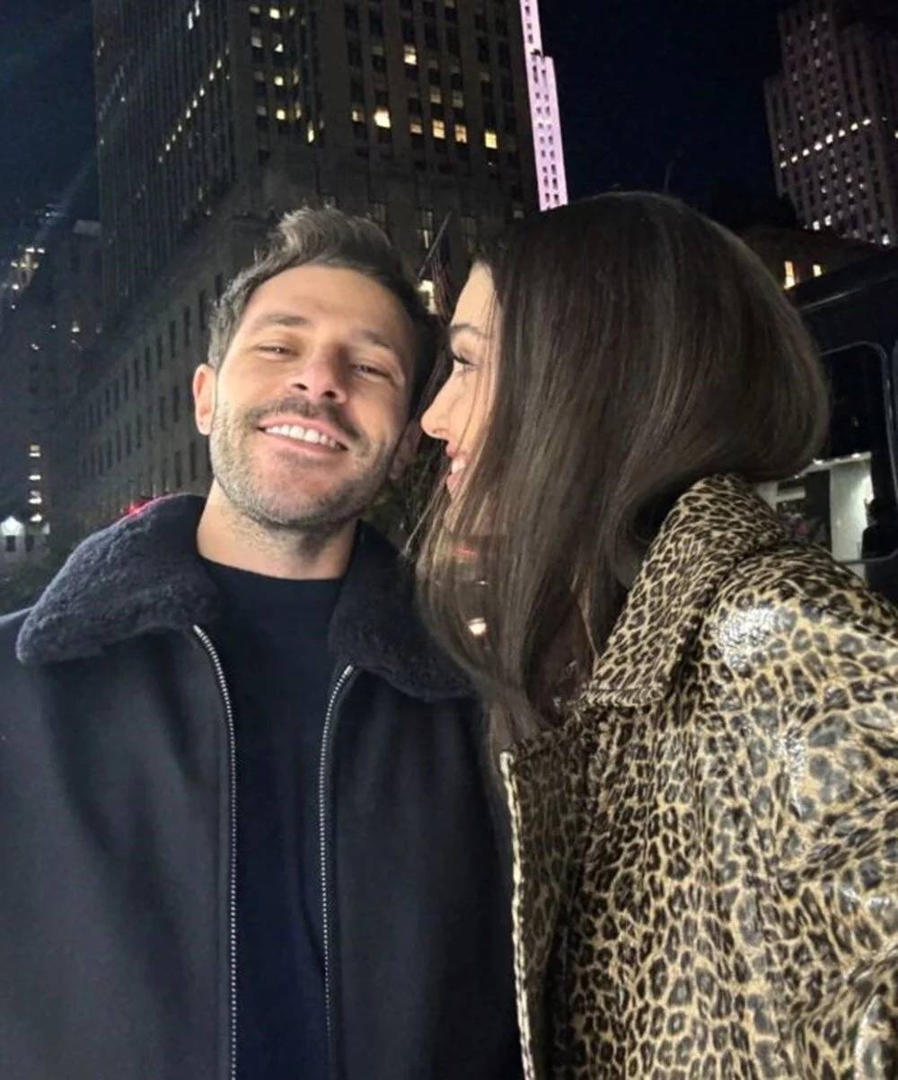 Roma-Paris treninde aşka geldiler! Hakan Sabancı ve Hande Erçel'den 'mutluyuz' pozu! 2