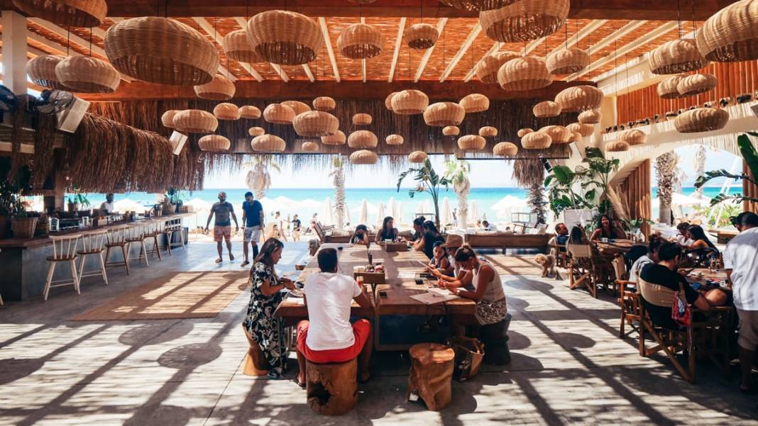 ÇEŞME BEACH GİRİŞ ÜCRETLERİ 2025|Çeşme plaj giriş fiyatları dudak uçuklattı 5