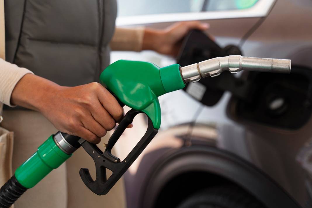 BENZİNE ZAM MI GELDİ? Akaryakıt fiyatlarında son durum. 27 Mayıs Salı benzin, motorin, LPG ne kadar? 1
