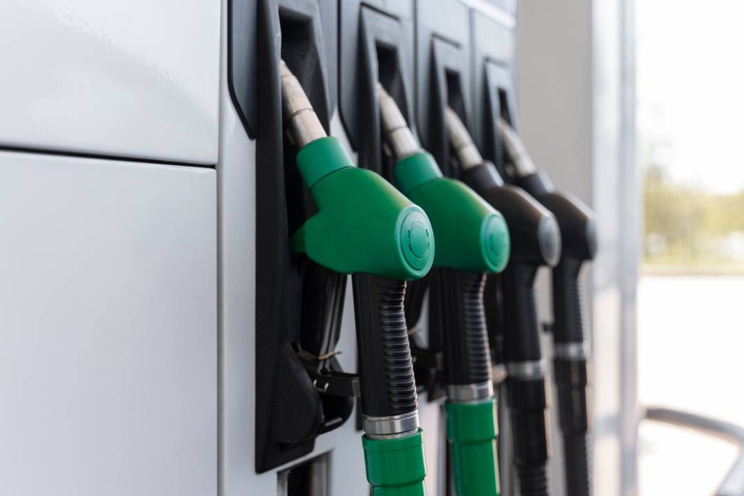 ARACI OLANLAR DİKKAT! 1 Mayıs akaryakıt fiyatları güncellendi. Benzin, motorin, LPG fiyatlarında son durum ne oldu? 2